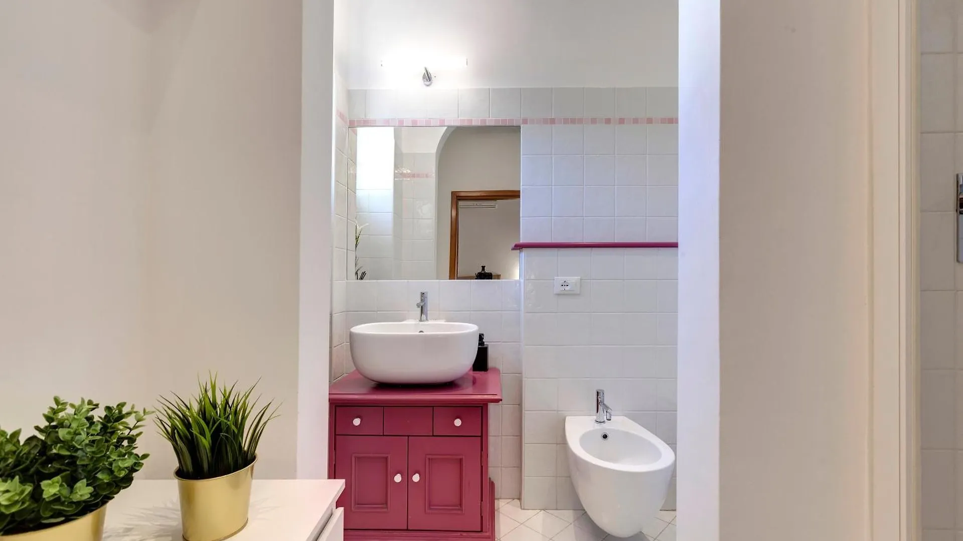 Pisana Apartment By Mamo Florens