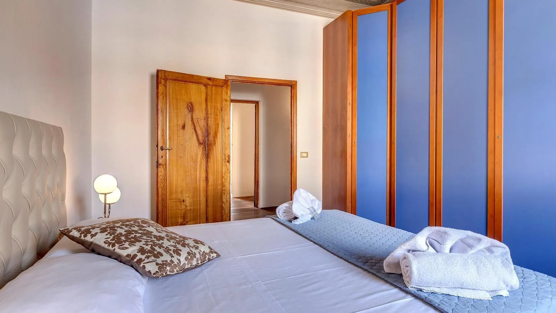 Pisana Apartment By Mamo Florens