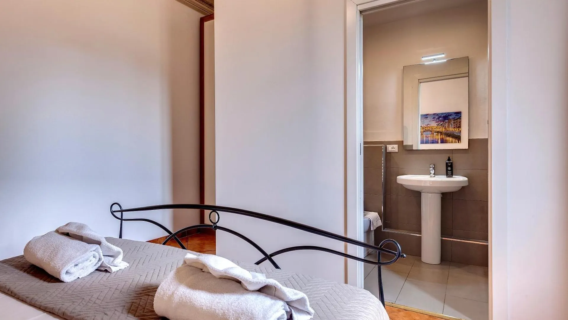 Pisana Apartment By Mamo Firenze