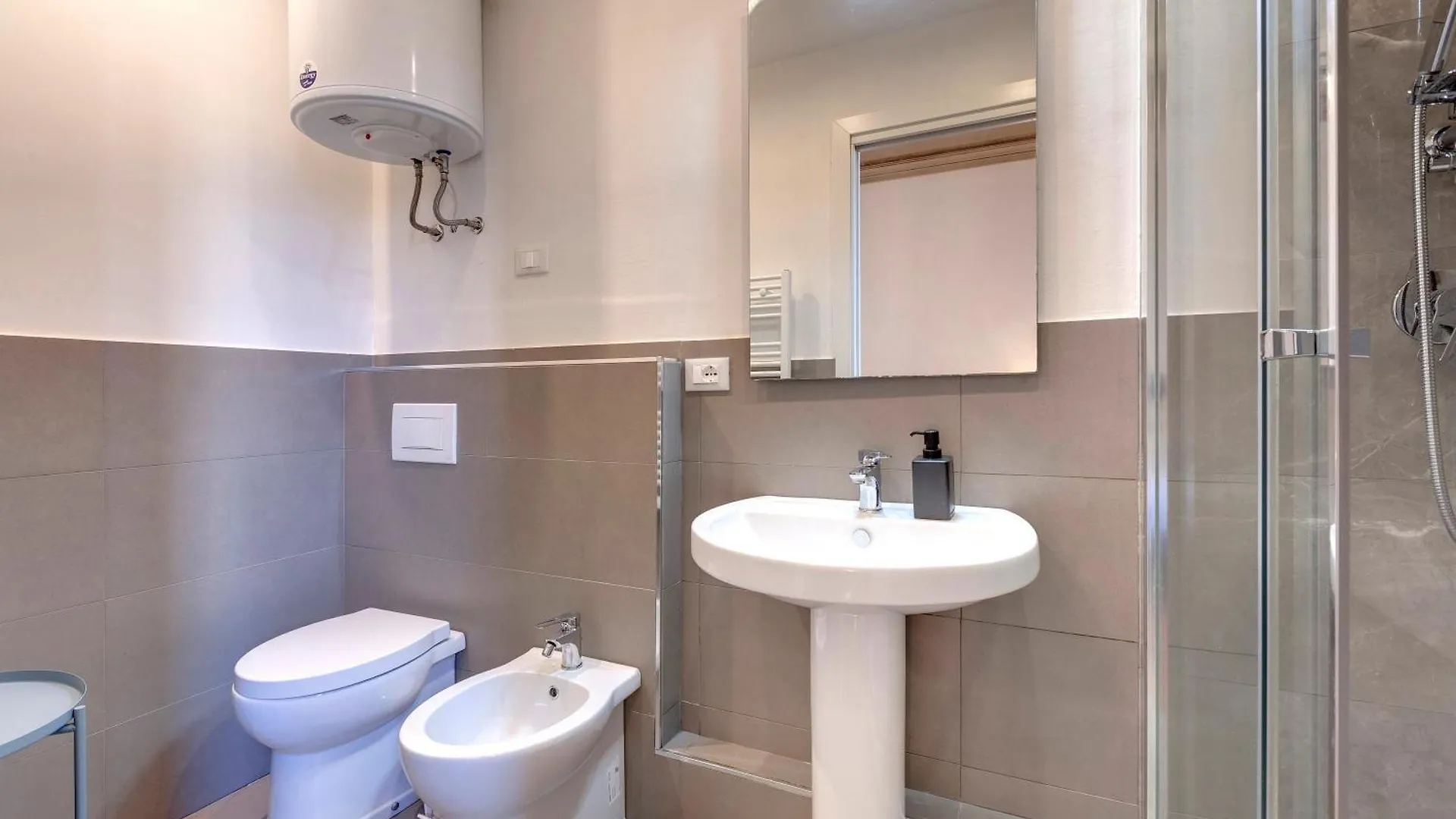 Pisana Apartment By Mamo Firenze